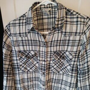 Forever 21- Black and white plaid shirt -S